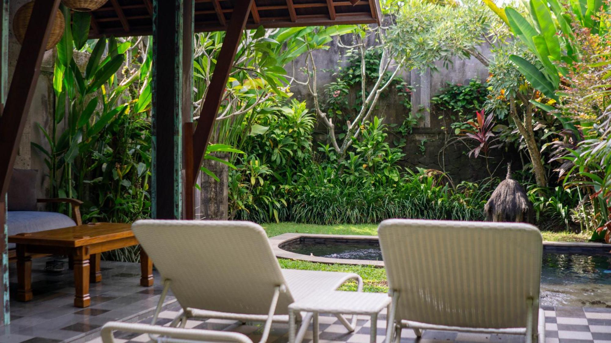 Tejaprana Bisma - Chse Certified Hotell Ubud Exteriör bild A view of the garden from the villa