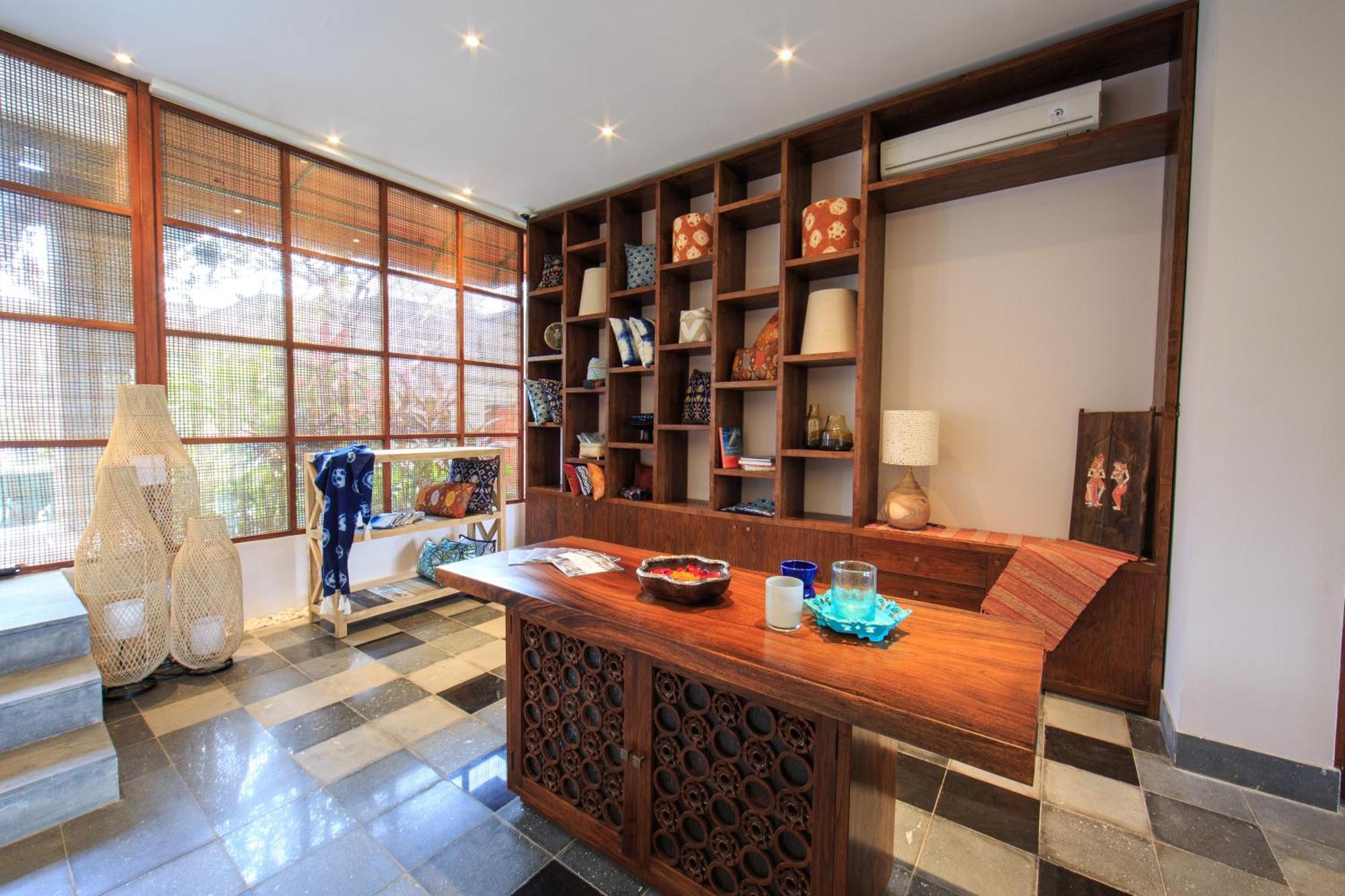 Tejaprana Bisma - Chse Certified Hotell Ubud Exteriör bild A traditional tailor shop in India