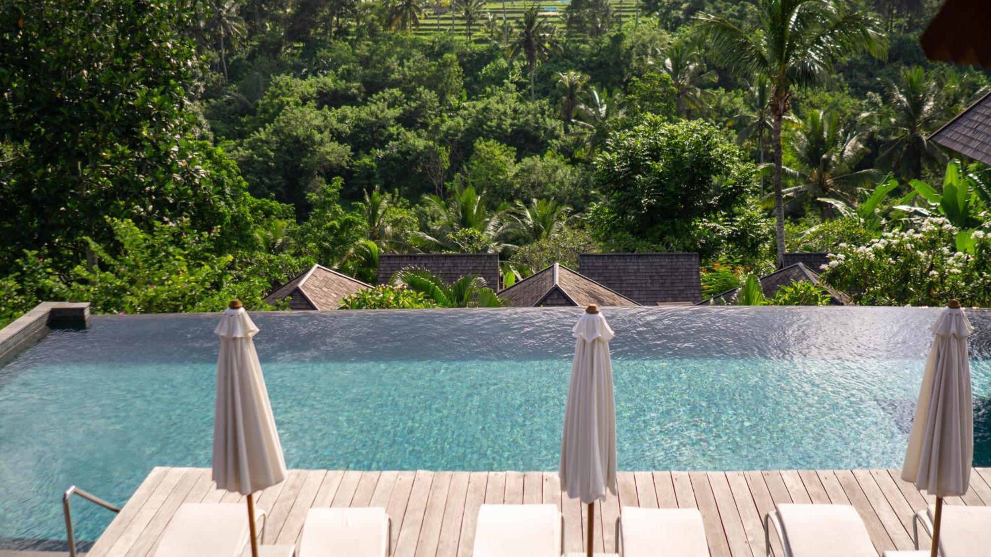 Tejaprana Bisma - Chse Certified Hotell Ubud Exteriör bild The swimming pool at the resort