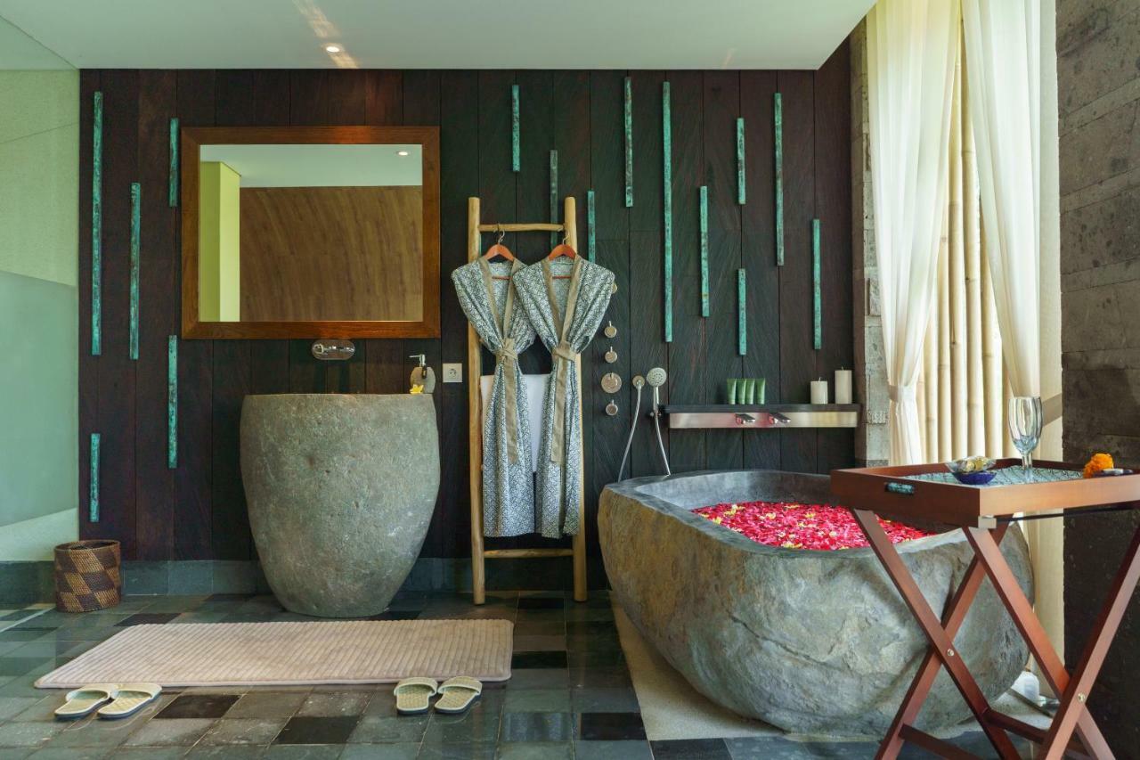Tejaprana Bisma - Chse Certified Hotell Ubud Exteriör bild Bathroom at the Taj Bengal