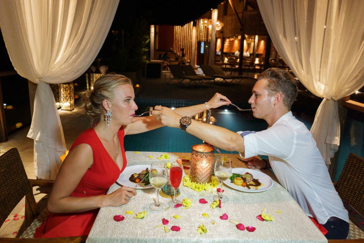Tejaprana Bisma - Chse Certified Hotell Ubud Exteriör bild A couple dining at a restaurant