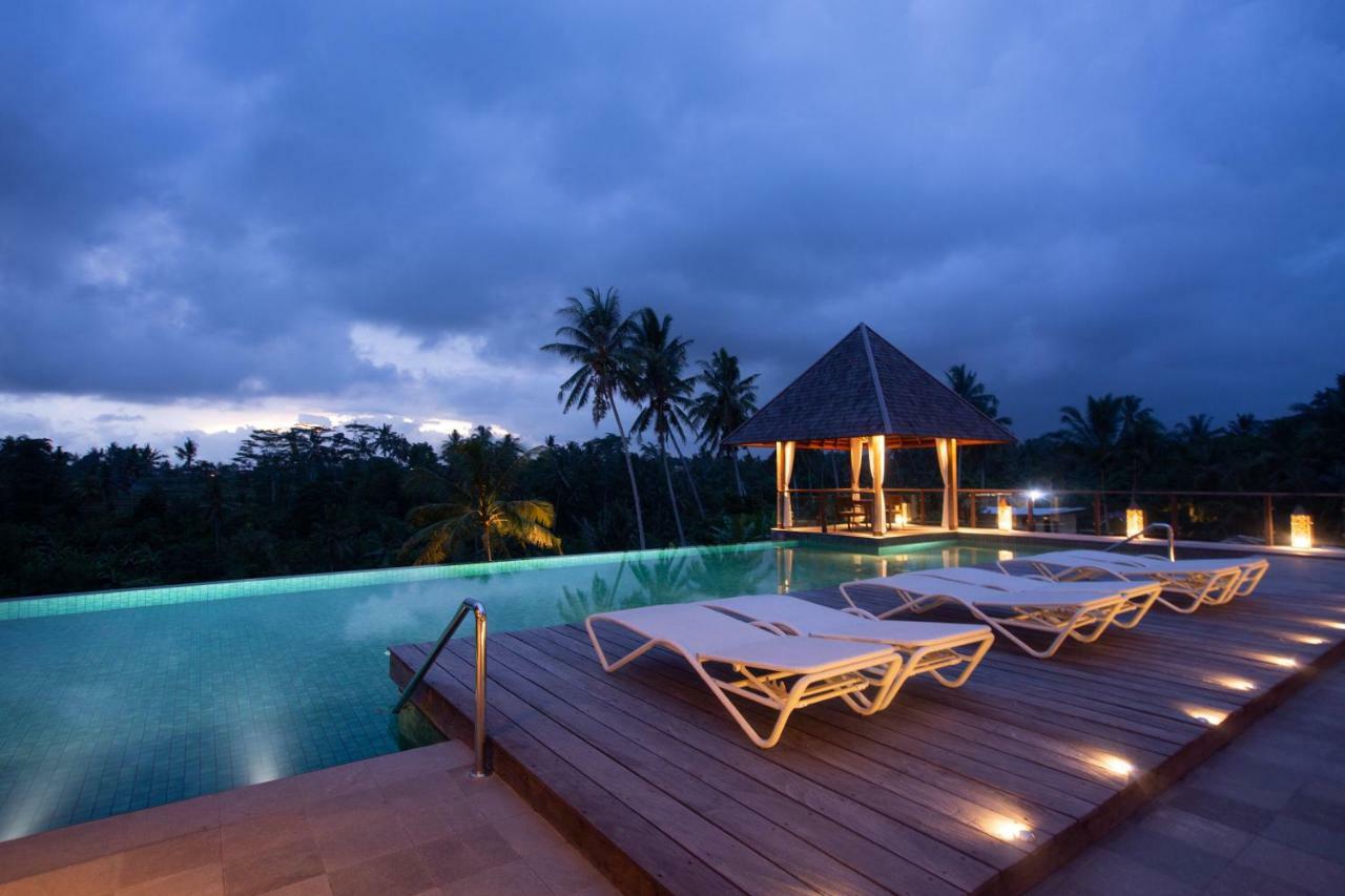 Tejaprana Bisma - Chse Certified Hotell Ubud Exteriör bild The resort's infinity pool